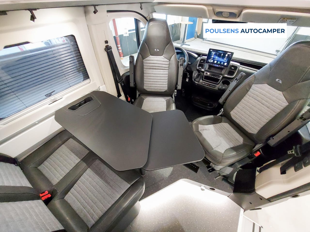 Salon intérieur du Adria Twin Supreme 640 SLB