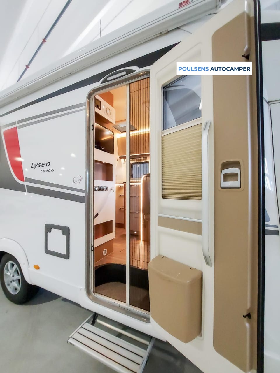 Vue extérieure du Bürstner Lyseo T 690 G 2017 d’occasion