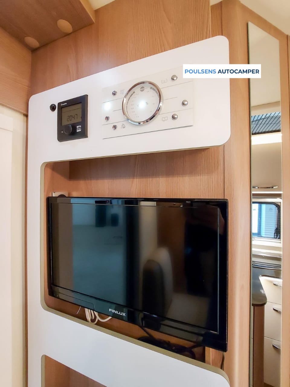 Salon intérieur du Bürstner Lyseo T 690 G