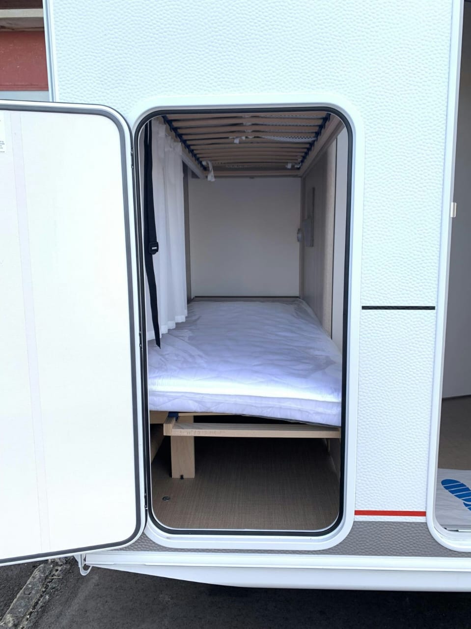 Vue extérieure de la Bürstner Premio Life 490 TK 2024