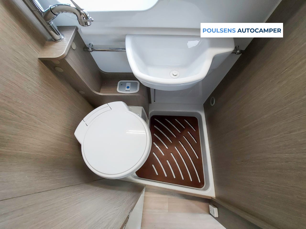 Salle de bain du Challenger Van Elegance V217