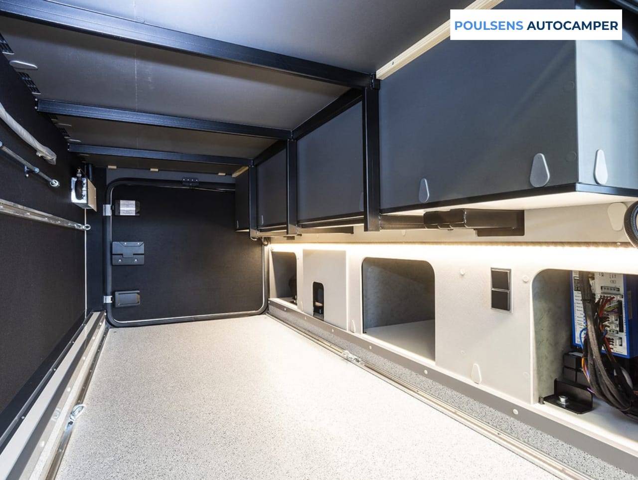 Vue intérieure du camping-car intégré Dethleffs ALPA I 6820-2 2025 