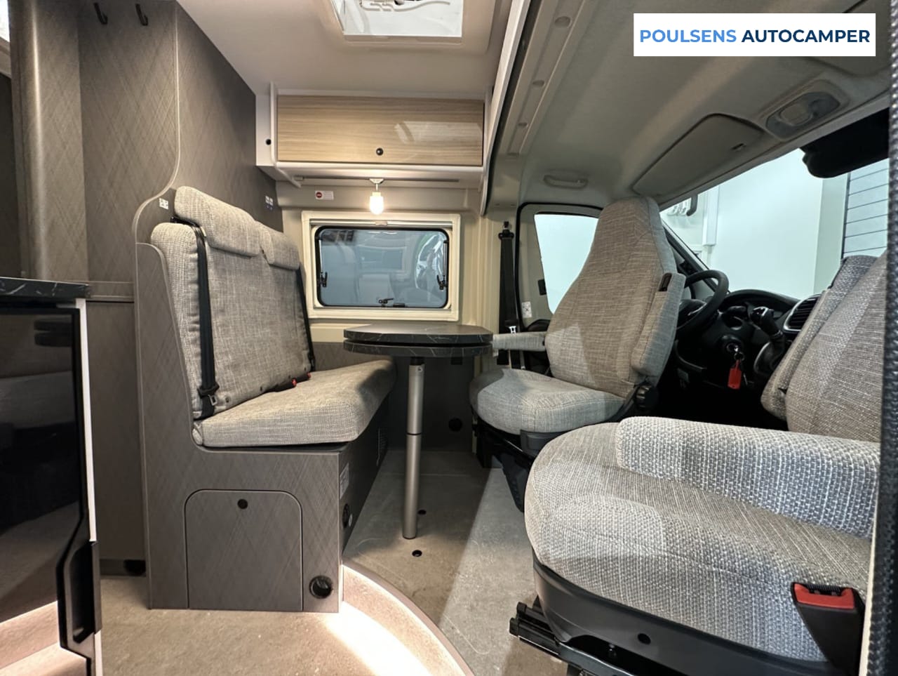 Salon intérieur du fourgon aménagé Etrusco CV 640 SB 2026