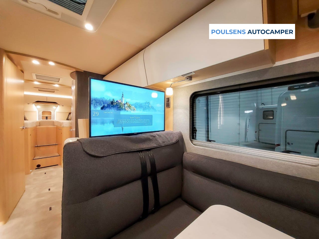Salon intérieur du Hymer B‑ML I 880 BlackLine 2026