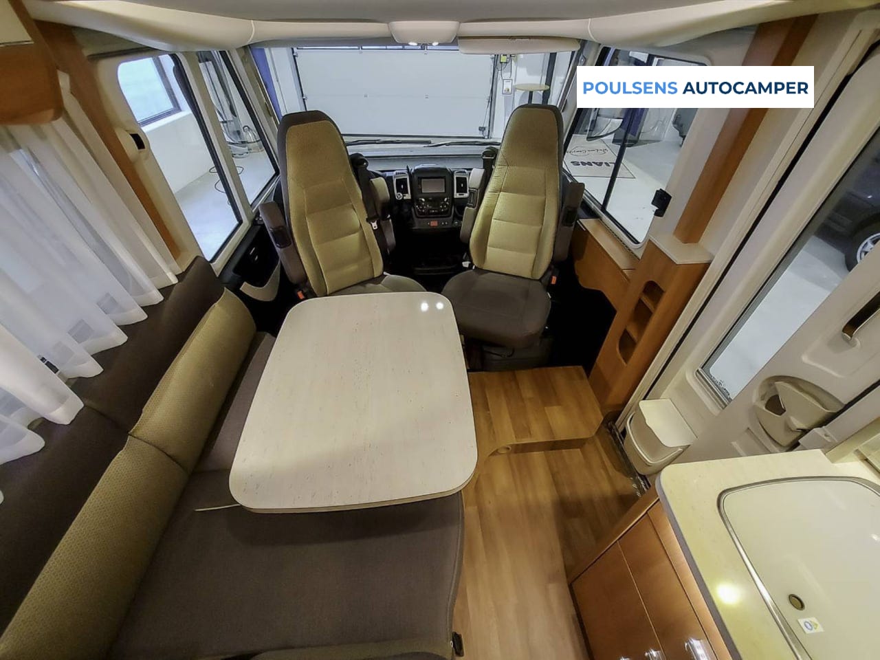 Salon intérieur du Hymer Exsis‑i 588 2020