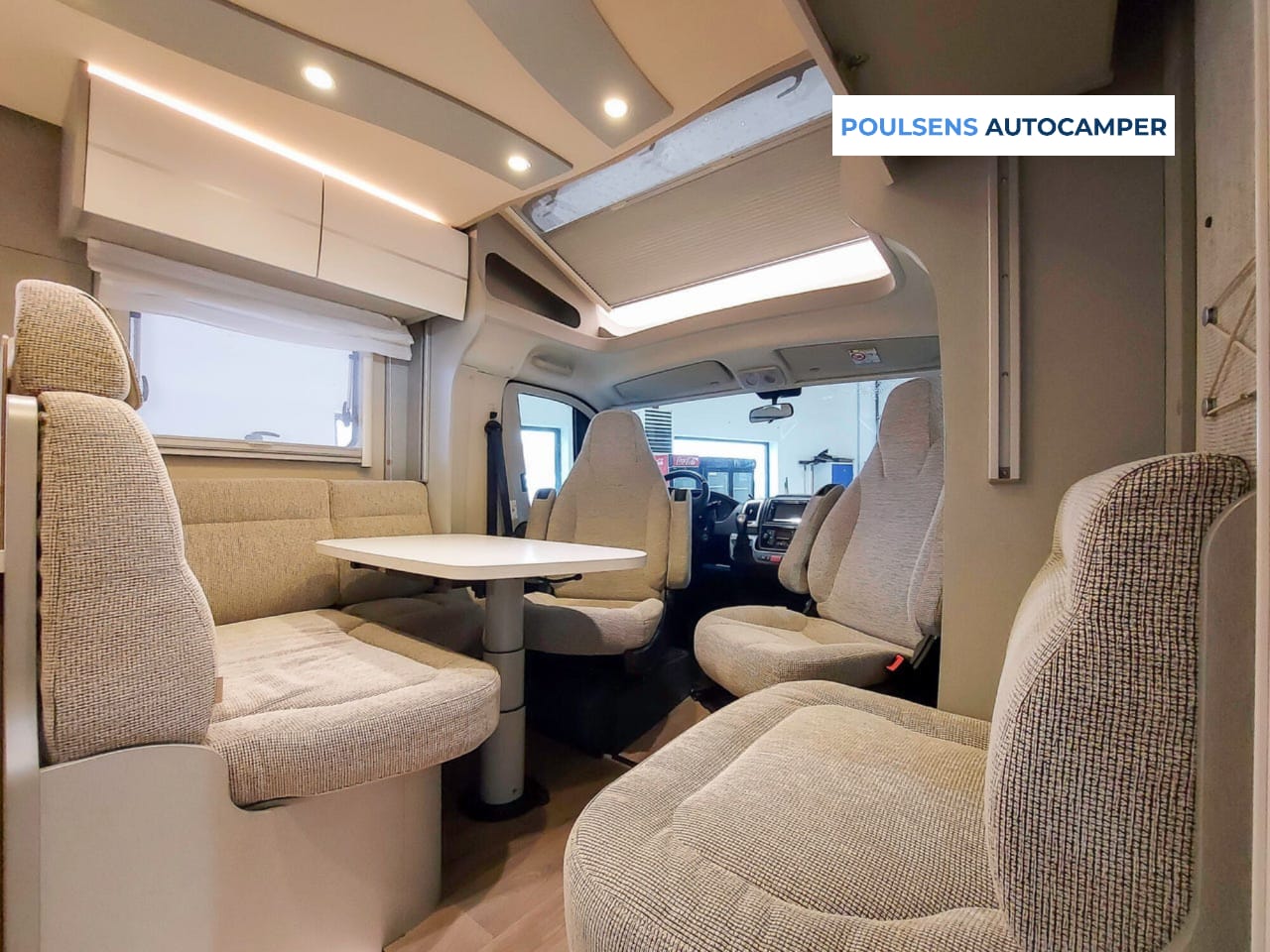 Salon intérieur du Hymer Tramp GL Ambition 578 2019