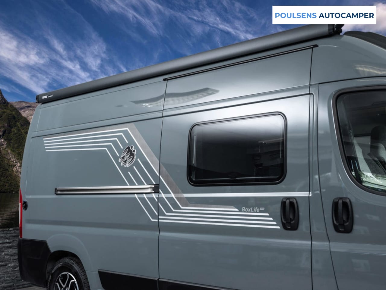 Vue extérieure de côté  du camping-car urbain Knaus BOXLIFE PRO 600 STREET 2025 avec design moderne et jantes alliage