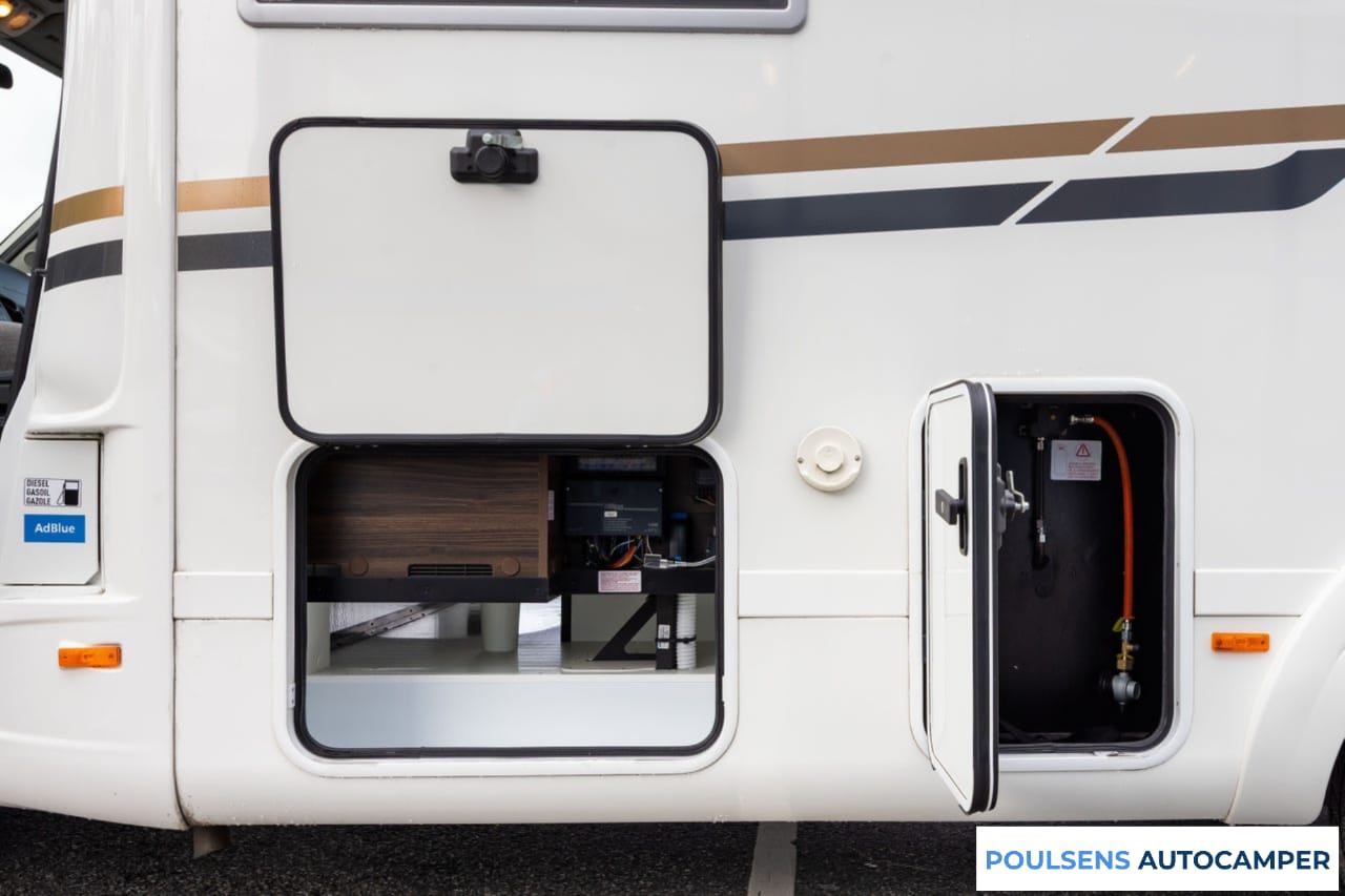 Vue extérieure du camping‑car semi‑intégré Laika Ecovip 3019 2021 d’occasion