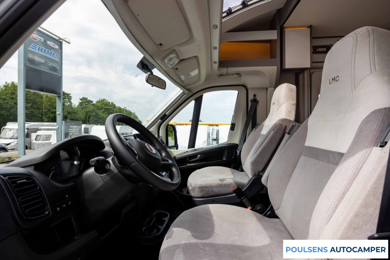 Cabine avant du LMC Tourer Lift H 660 2022 avec tableau de bord Fiat