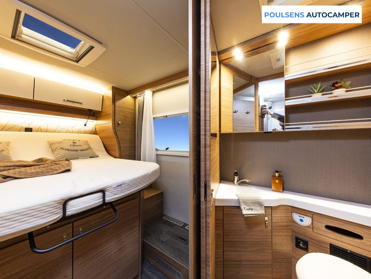 Espace couchage du camping-car semi-intégré Weinsberg CARASUITE 700 DX 2026 avec 3 couchages confortables